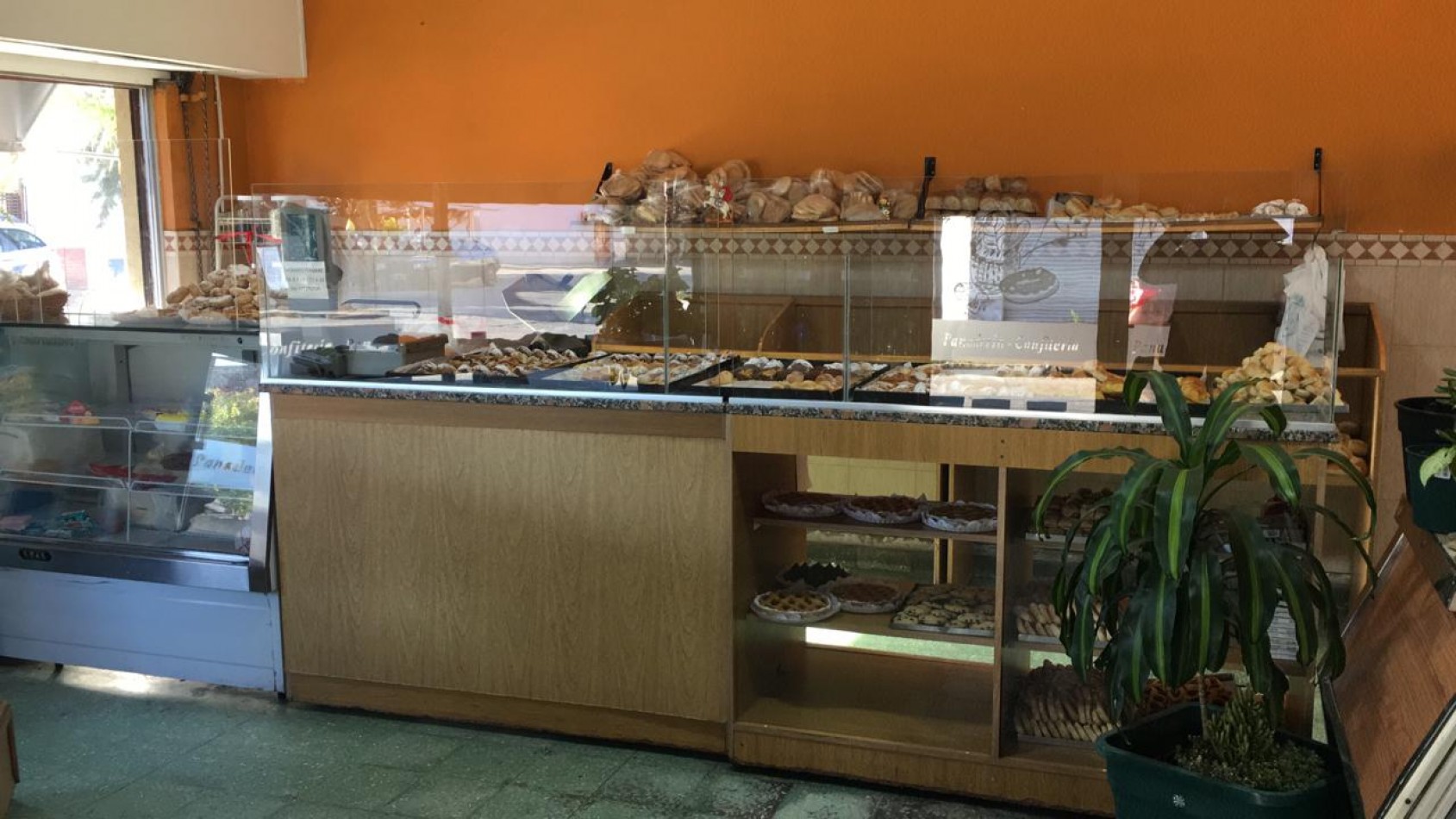 VENTA FONDO DE COMERCIO - PANADERIA CON MAS DE 50 ANOS DE TRAYECTORIA - COLOMBIA ESQ. STGO. PLAULL
