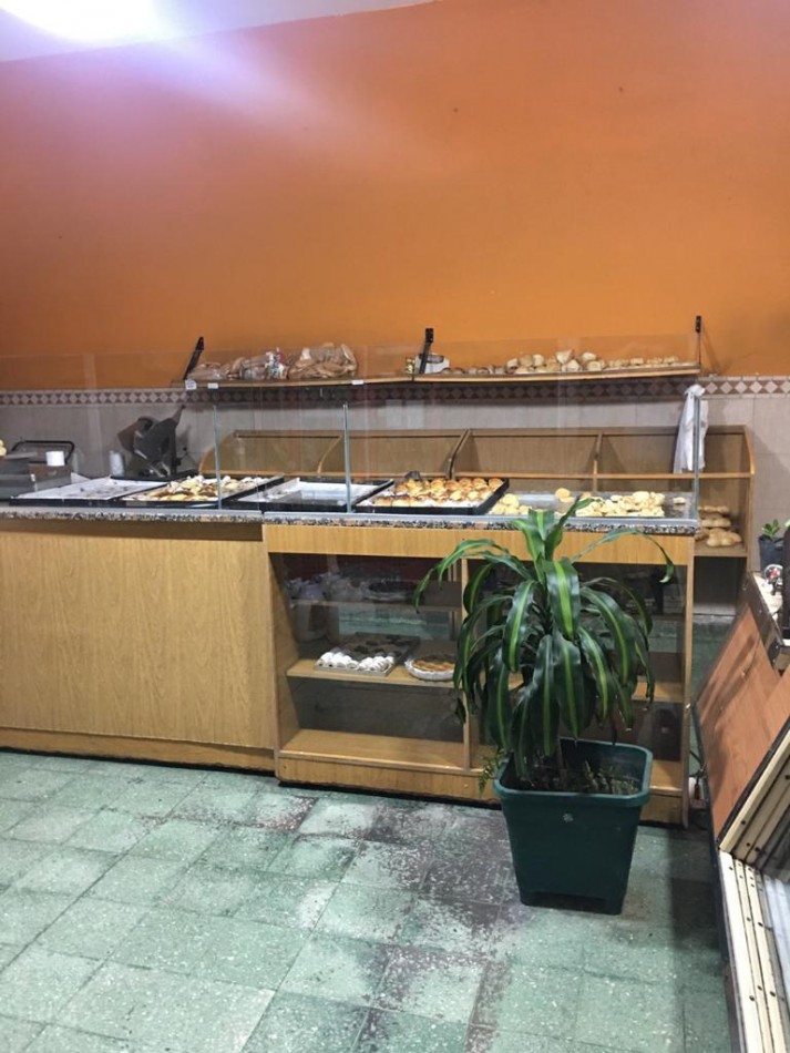 VENTA FONDO DE COMERCIO - PANADERIA CON MAS DE 50 ANOS DE TRAYECTORIA - COLOMBIA ESQ. STGO. PLAULL
