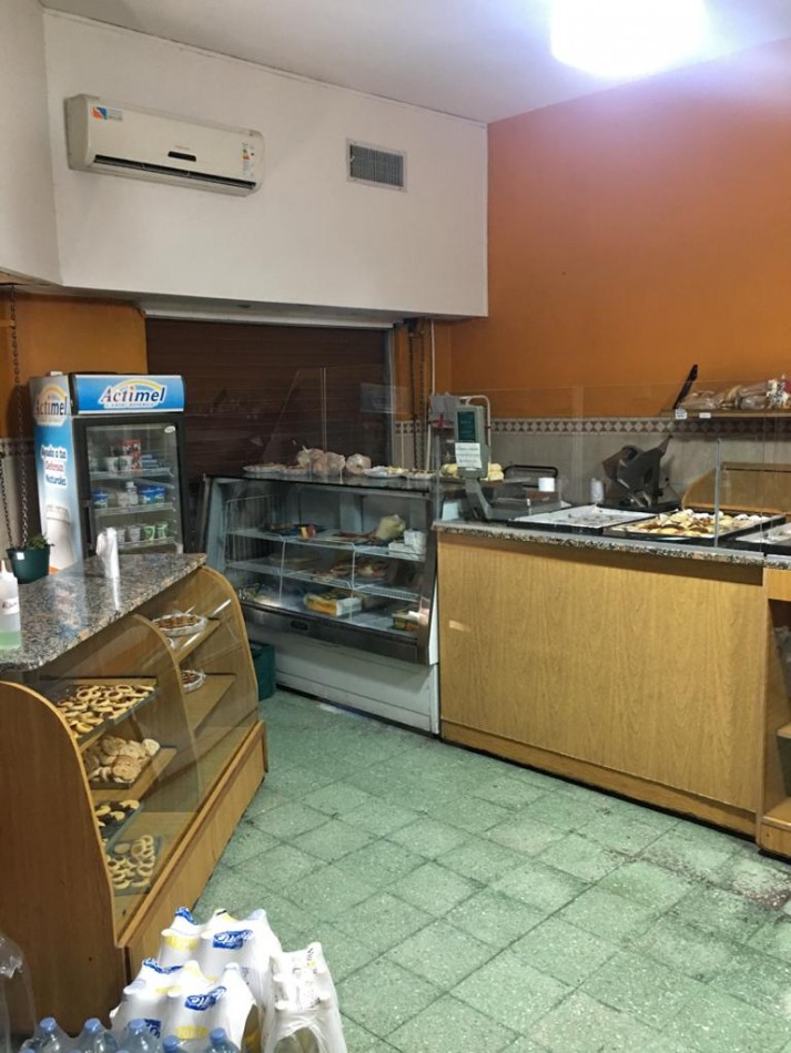 VENTA FONDO DE COMERCIO - PANADERIA CON MAS DE 50 ANOS DE TRAYECTORIA - COLOMBIA ESQ. STGO. PLAULL