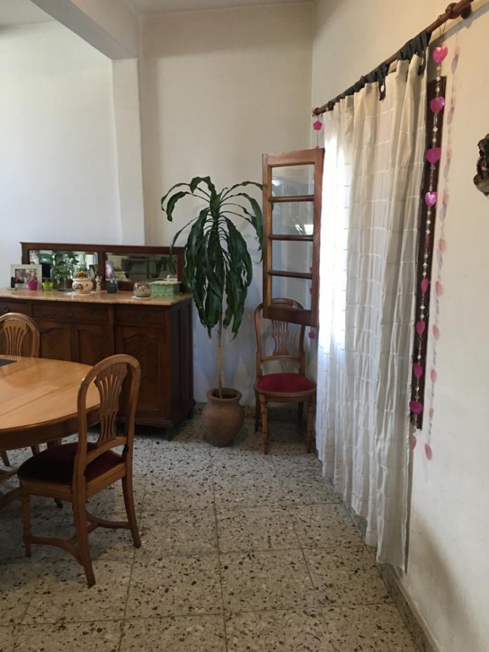 PH TIPO CASA EN TRES NIVELES - IDEAL DOS FAMILIAS - SEGUROLA ESQ. EVA PERON - LANUS OESTE