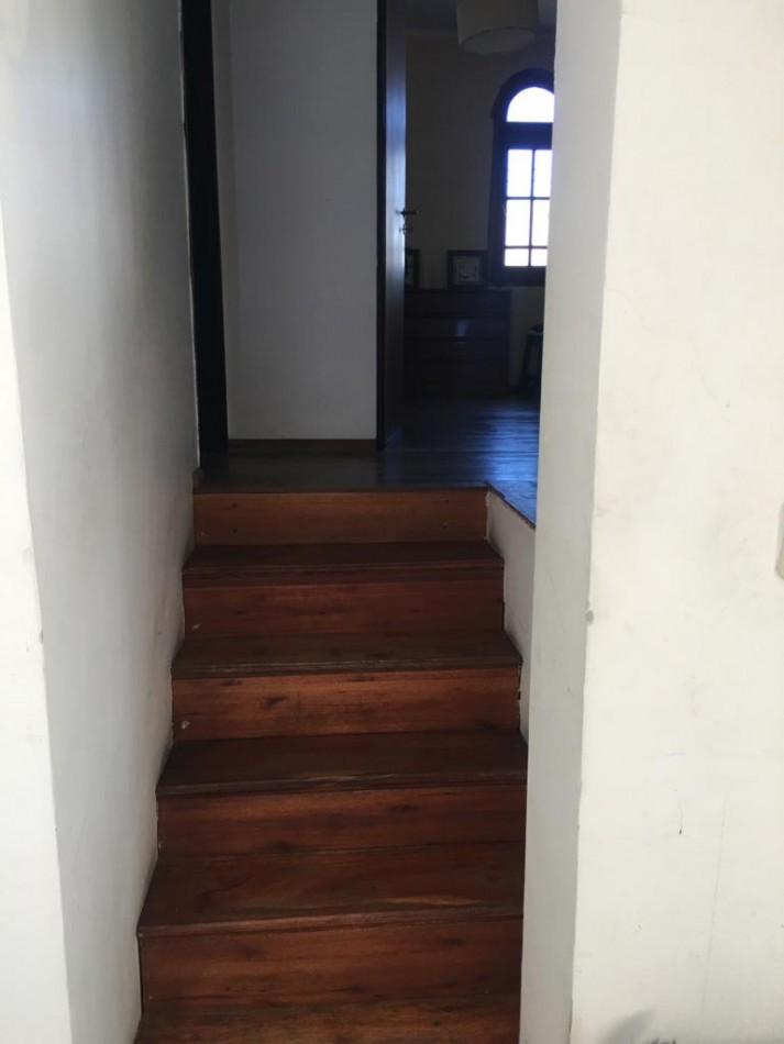 PH TIPO CASA EN TRES NIVELES - IDEAL DOS FAMILIAS - SEGUROLA ESQ. EVA PERON - LANUS OESTE