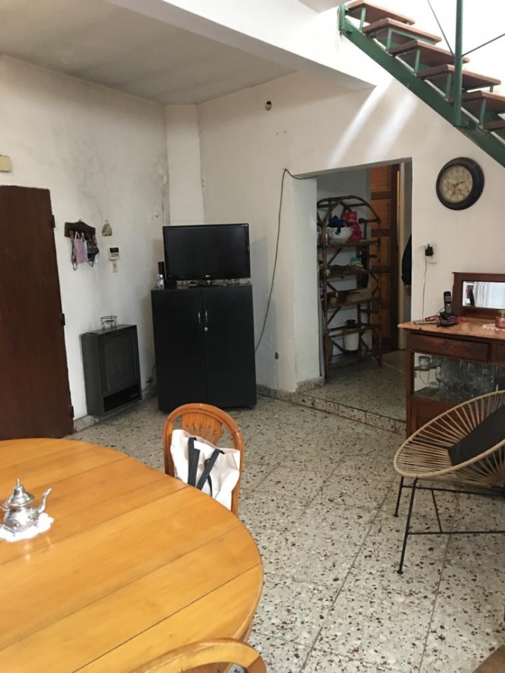 PH TIPO CASA EN TRES NIVELES - IDEAL DOS FAMILIAS - SEGUROLA ESQ. EVA PERON - LANUS OESTE