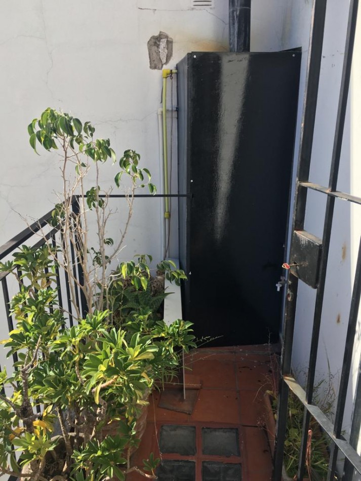 PH TIPO CASA EN TRES NIVELES - IDEAL DOS FAMILIAS - SEGUROLA ESQ. EVA PERON - LANUS OESTE