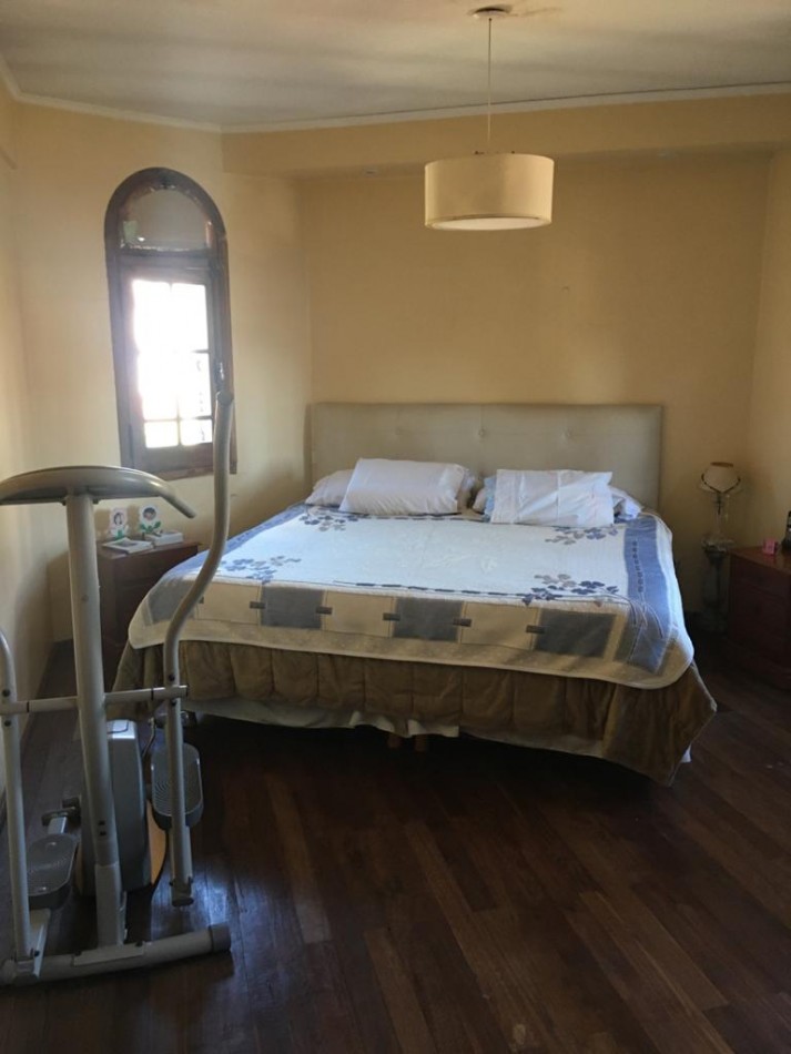 PH TIPO CASA EN TRES NIVELES - IDEAL DOS FAMILIAS - SEGUROLA ESQ. EVA PERON - LANUS OESTE
