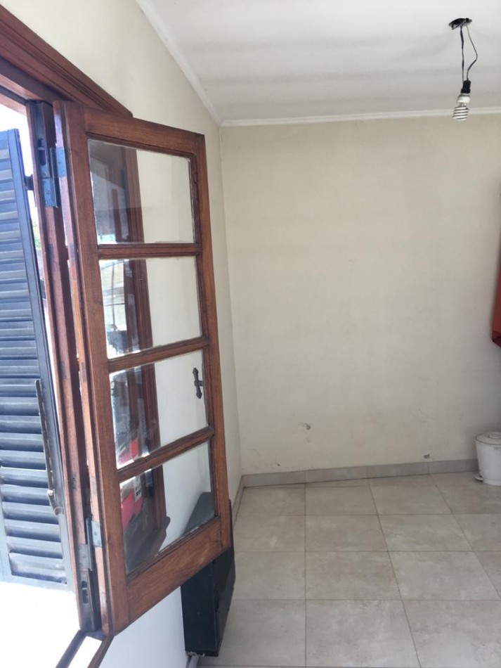 PH TIPO CASA EN TRES NIVELES - IDEAL DOS FAMILIAS - SEGUROLA ESQ. EVA PERON - LANUS OESTE