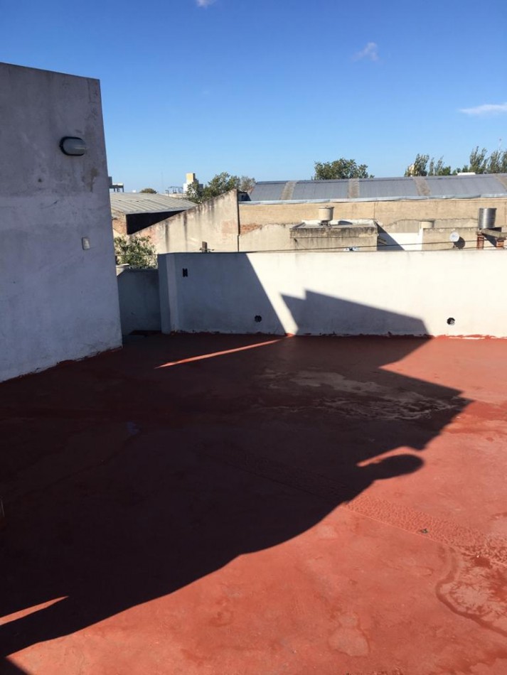 PH TIPO CASA EN TRES NIVELES - IDEAL DOS FAMILIAS - SEGUROLA ESQ. EVA PERON - LANUS OESTE