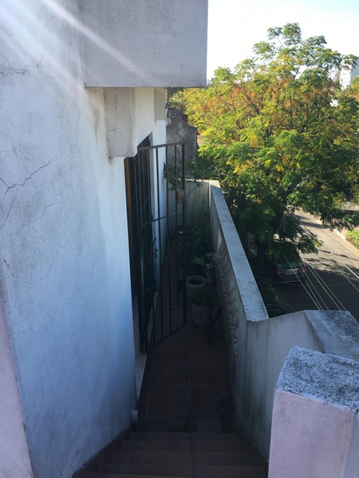PH TIPO CASA EN TRES NIVELES - IDEAL DOS FAMILIAS - SEGUROLA ESQ. EVA PERON - LANUS OESTE