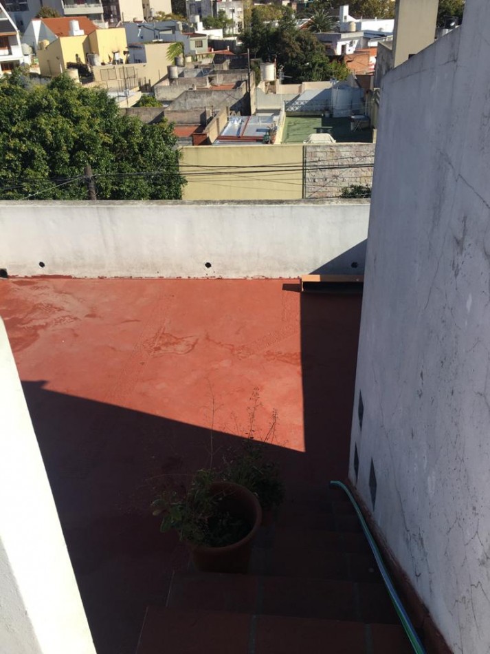 PH TIPO CASA EN TRES NIVELES - IDEAL DOS FAMILIAS - SEGUROLA ESQ. EVA PERON - LANUS OESTE