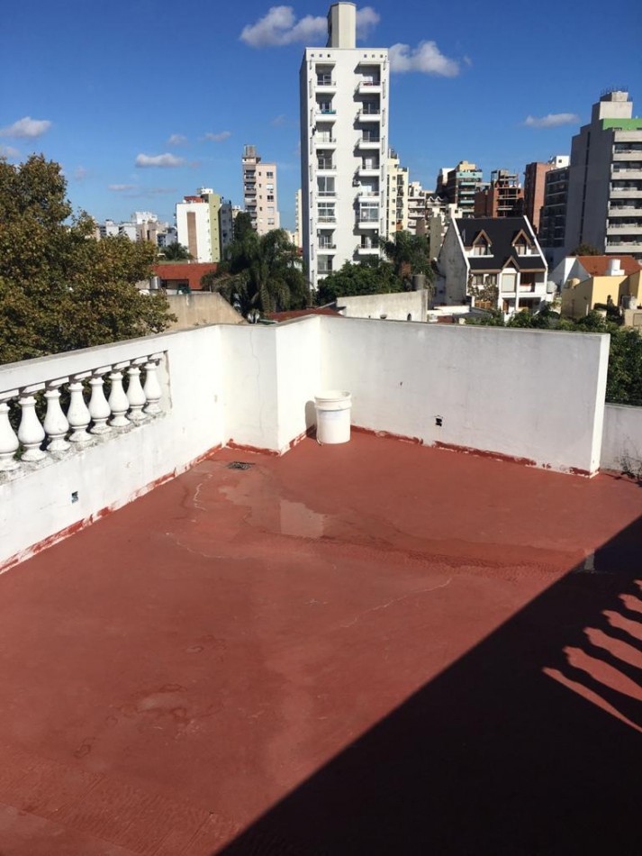 PH TIPO CASA EN TRES NIVELES - IDEAL DOS FAMILIAS - SEGUROLA ESQ. EVA PERON - LANUS OESTE