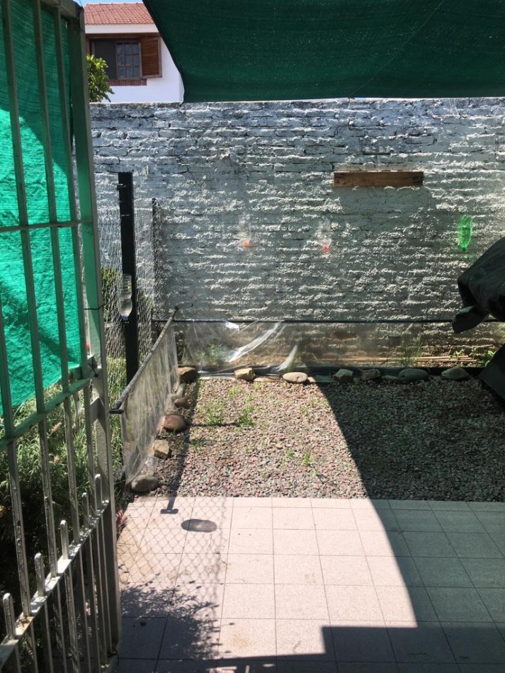 AMPLIA CASA CON DOBLE GARAGE + DPTO 2AMB. C/PATIO + MONO AMBIENTE EN PLANTA ALTA