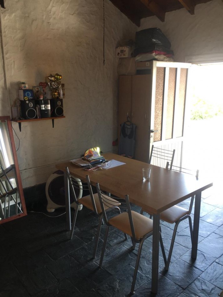 AMPLIA CASA CON DOBLE GARAGE + DPTO 2AMB. C/PATIO + MONO AMBIENTE EN PLANTA ALTA