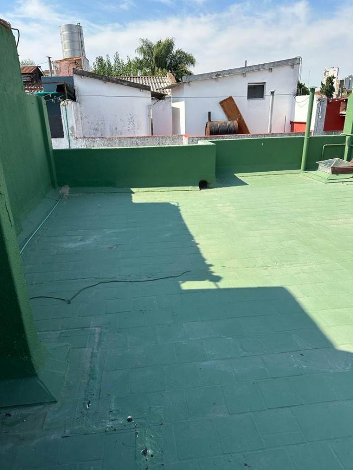 AMPLIO PH 3 AMBIENTES DE 96 METROS TOTALES C/TERRAZA y PEQUENO PATIO - BOLIVIA 2150 - LANUS OESTE