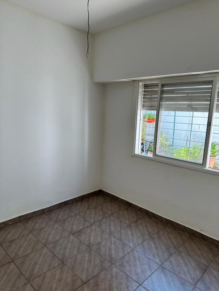 AMPLIO PH 3 AMBIENTES DE 96 METROS TOTALES C/TERRAZA y PEQUENO PATIO - BOLIVIA 2150 - LANUS OESTE