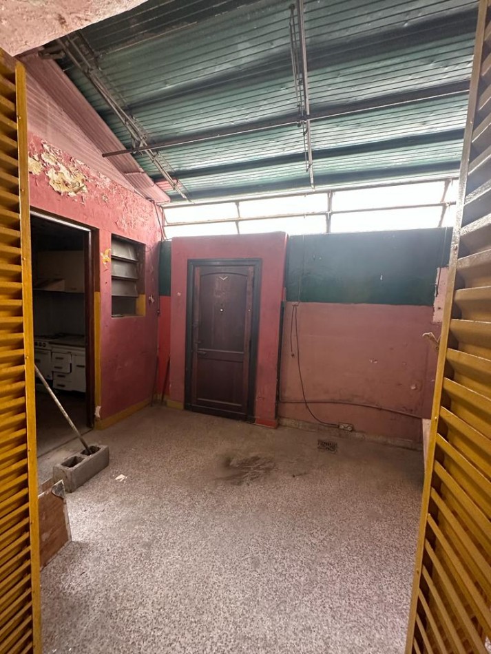 PH 3 AMB. A RECICLAR C/ TERRAZA - 86 metros Totales - QUINTANA 155 - LANUS OESTE