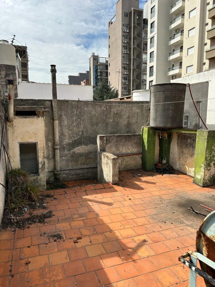 PH 3 AMB. A RECICLAR C/ TERRAZA - 86 metros Totales - QUINTANA 155 - LANUS OESTE