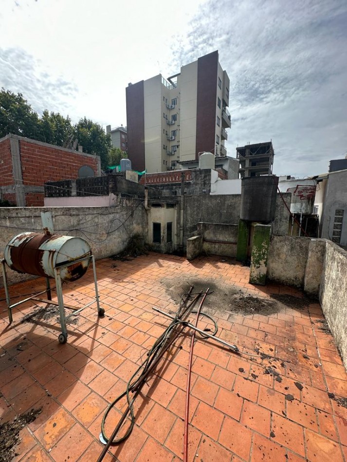 PH 3 AMB. A RECICLAR C/ TERRAZA - 86 metros Totales - QUINTANA 155 - LANUS OESTE