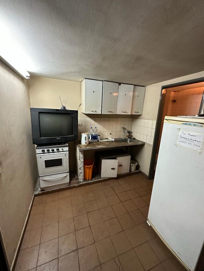 GALPON EN VENTA y/o ALQUILER - 8,66 x 37 mtrs aprox - CRISOGOLO LARRALDE AL 900 - FRENTE AL SHOPPING DE AVELLANEDA 