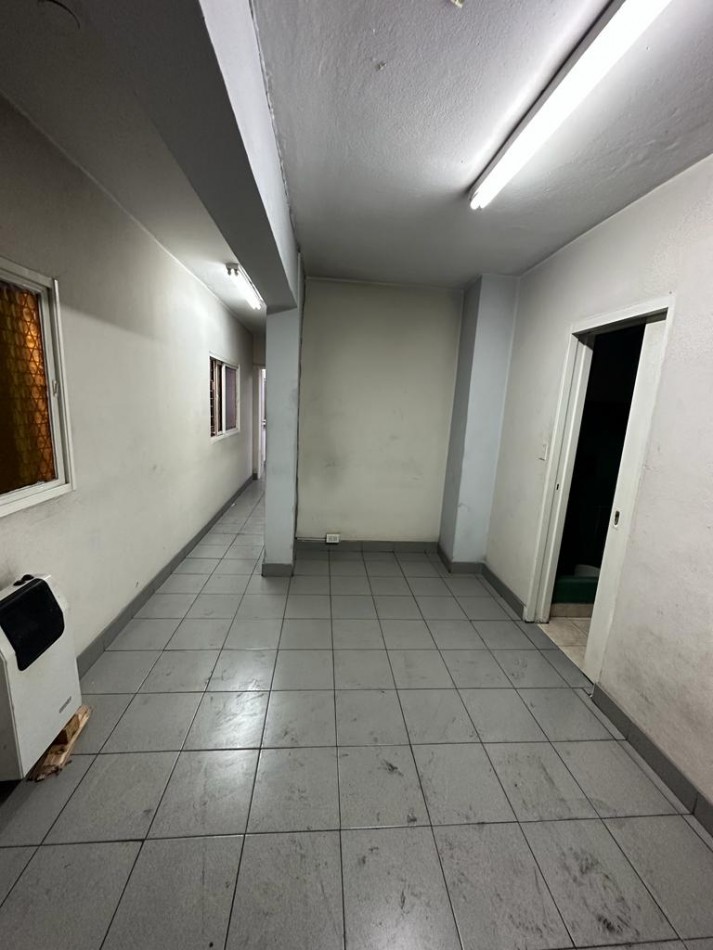 GALPON EN ALQUILER C/OFICINAS - Av. Rivadavia al 900 - Valentin Alsina
