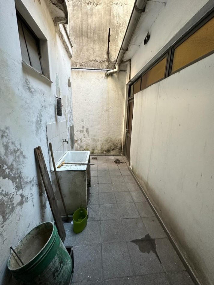 ALQUILER AMPLIO LOCAL DIVISIBLE CON VIVIENDA S/Av. REMEDIOS DE ESCALADA al 2000