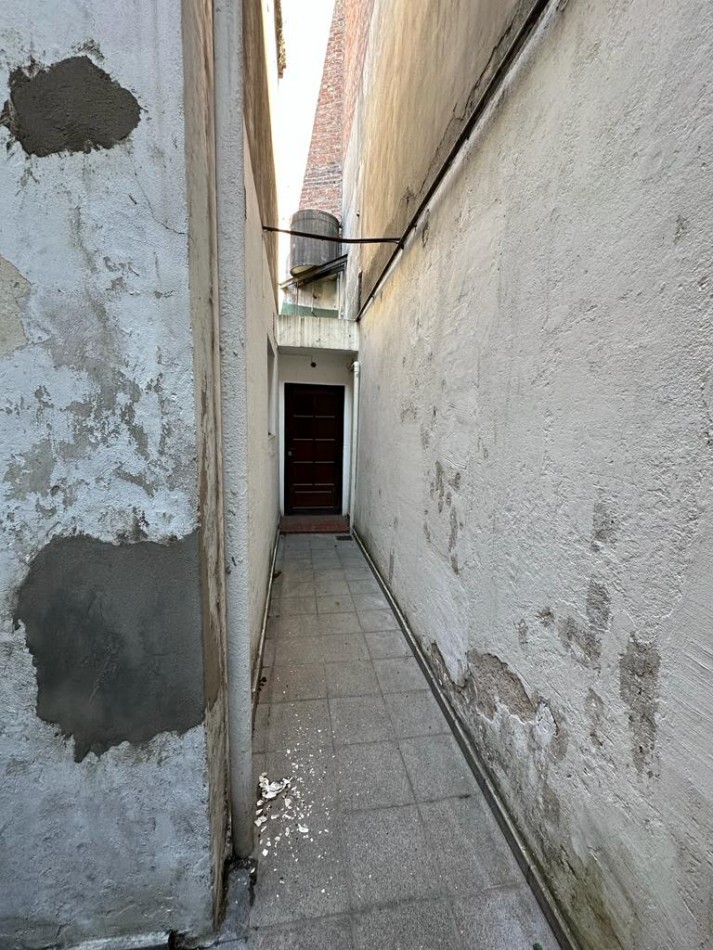 ALQUILER AMPLIO LOCAL DIVISIBLE CON VIVIENDA S/Av. REMEDIOS DE ESCALADA al 2000