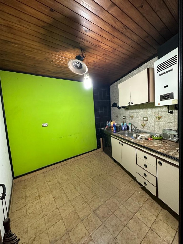 ALQUILER AMPLIO LOCAL DIVISIBLE CON VIVIENDA S/Av. REMEDIOS DE ESCALADA al 2000