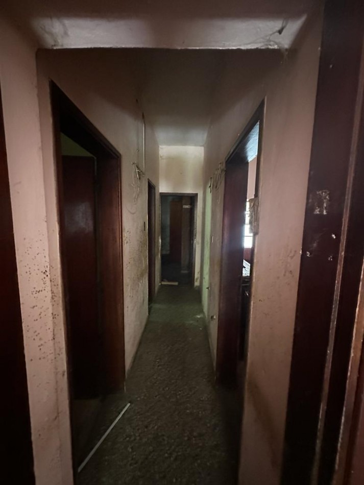 CASA A REFACCIONAR EN ESQUINA SOBRE LOTE PROPIO DE 240 MTRS  - GRAL ALLARIAS esq. SANTA FILOMENA - BARRIO SANTA CATALINA - LOMAS DE ZAMORA
