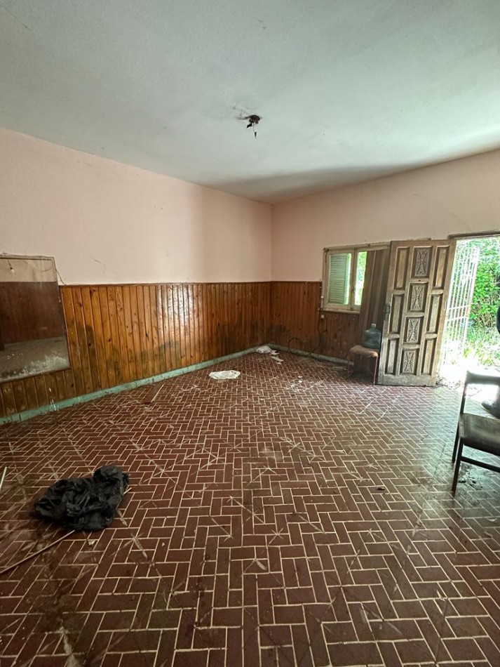 CASA A REFACCIONAR EN ESQUINA SOBRE LOTE PROPIO DE 240 MTRS  - GRAL ALLARIAS esq. SANTA FILOMENA - BARRIO SANTA CATALINA - LOMAS DE ZAMORA