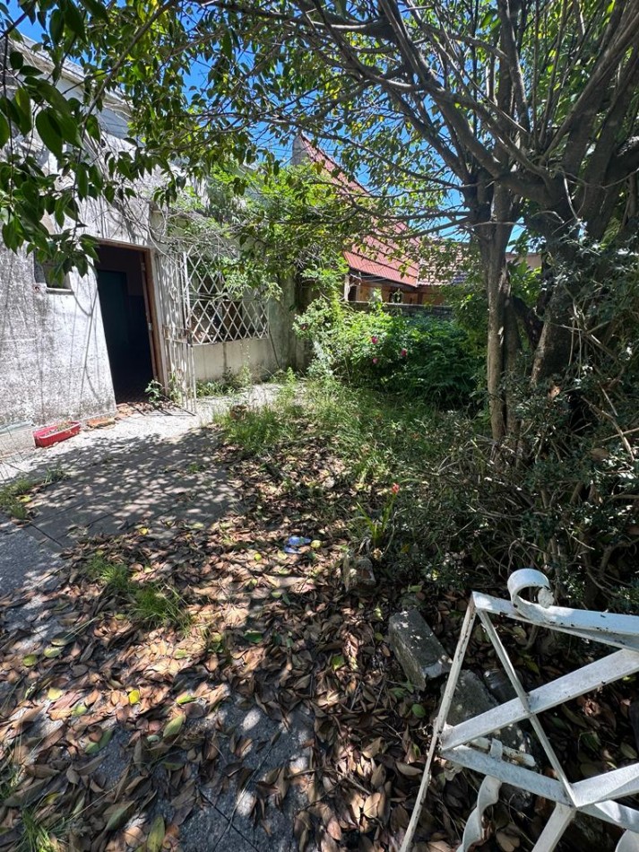 CASA A REFACCIONAR EN ESQUINA SOBRE LOTE PROPIO DE 240 MTRS  - GRAL ALLARIAS esq. SANTA FILOMENA - BARRIO SANTA CATALINA - LOMAS DE ZAMORA