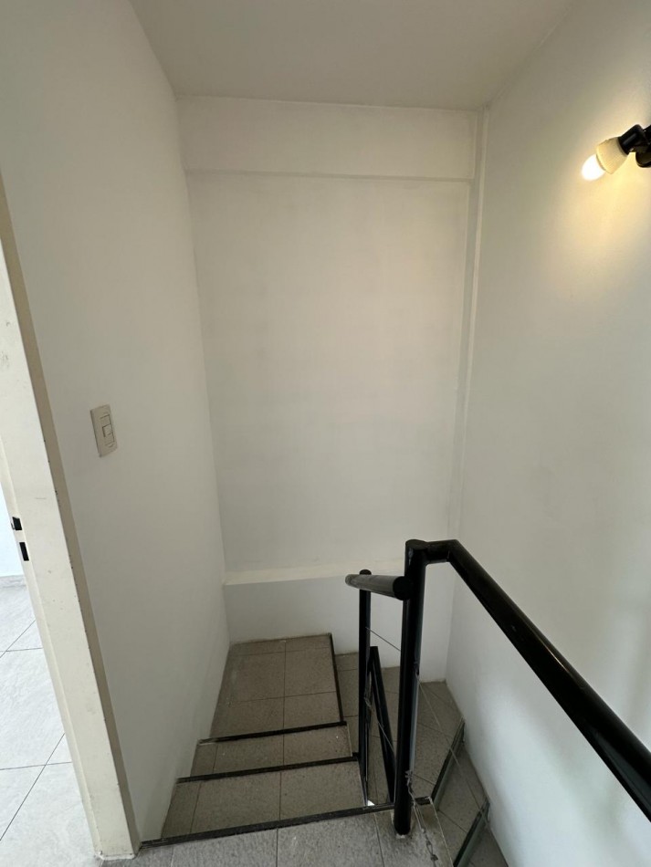 DPTO TIPO DUPLEX 2 AMBIENTES EN ALQUILER - CORDOBA AL 900 - LANUS ESTE