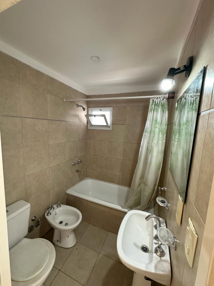 DPTO TIPO DUPLEX 2 AMBIENTES EN ALQUILER - CORDOBA AL 900 - LANUS ESTE