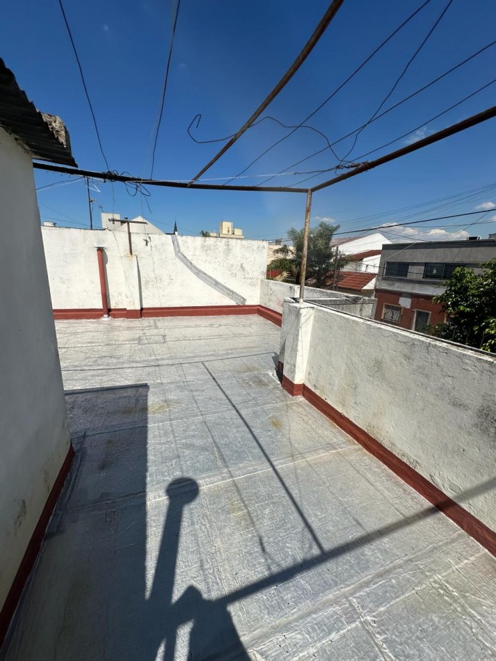 CASA CON GARAGE y TERRAZA EN ALQUILER - LAS HERAS Y AV. MOSCONI - LOMAS DEL MIRADOR