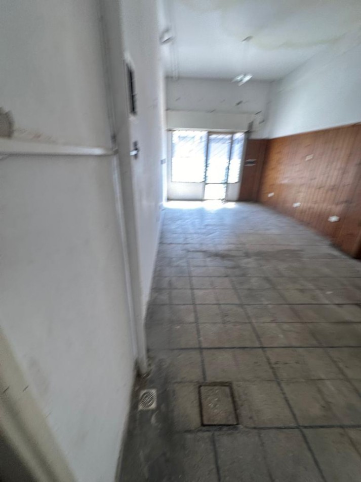LOCAL EN ALQUILER - URIARTE Y ACEVEDO - BANFIELD