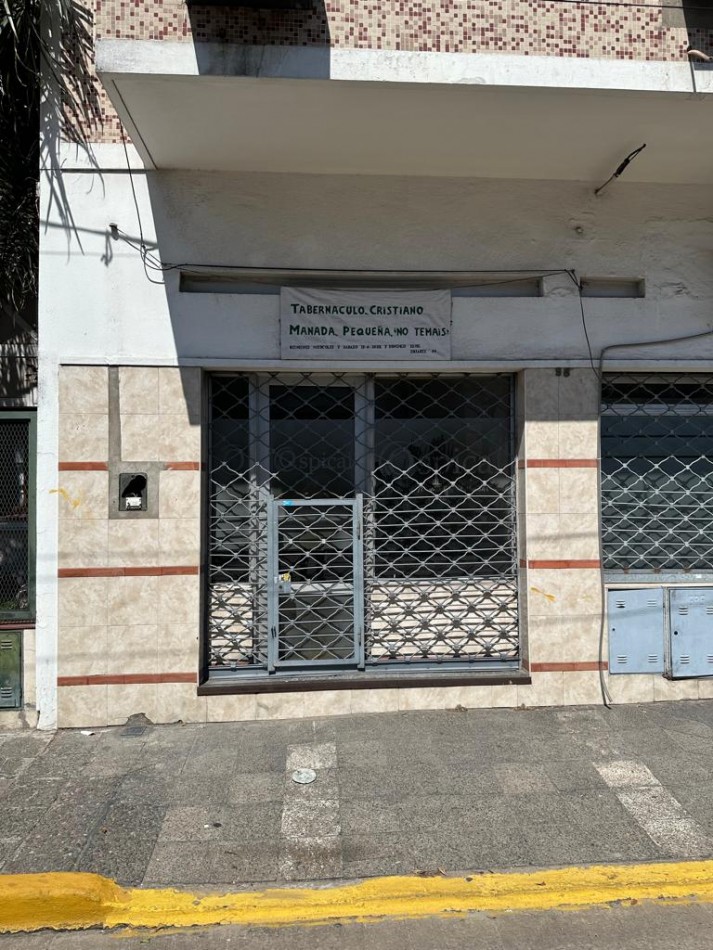 LOCAL EN ALQUILER - URIARTE Y ACEVEDO - BANFIELD