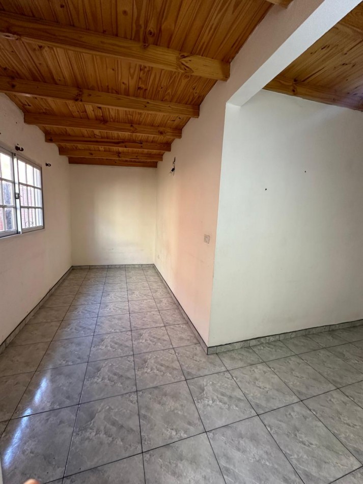 PH EN ALQUILER 2 Amb- y 1/2, CON AMPLIO FONDO LIBRE - NO ABONA EXPENSAS¡¡¡ - JUJUY 1600