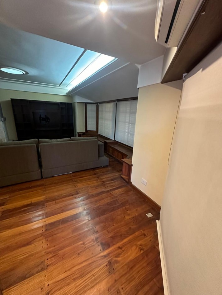 ESPECTACULAR CHALET 5 AMBIENTES CON PARQUE Y COCHERA/QUINCHO EN ALQUILER - CNEL. SEGUI 1000 - LANUS OESTE