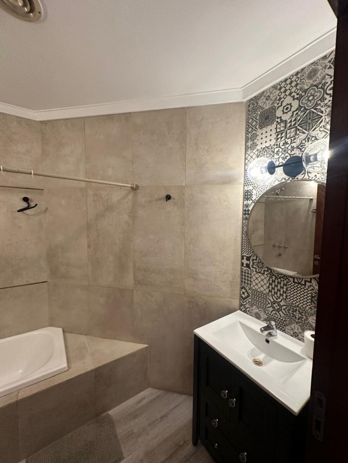 ESPECTACULAR CHALET 5 AMBIENTES CON PARQUE Y COCHERA/QUINCHO EN ALQUILER - CNEL. SEGUI 1000 - LANUS OESTE