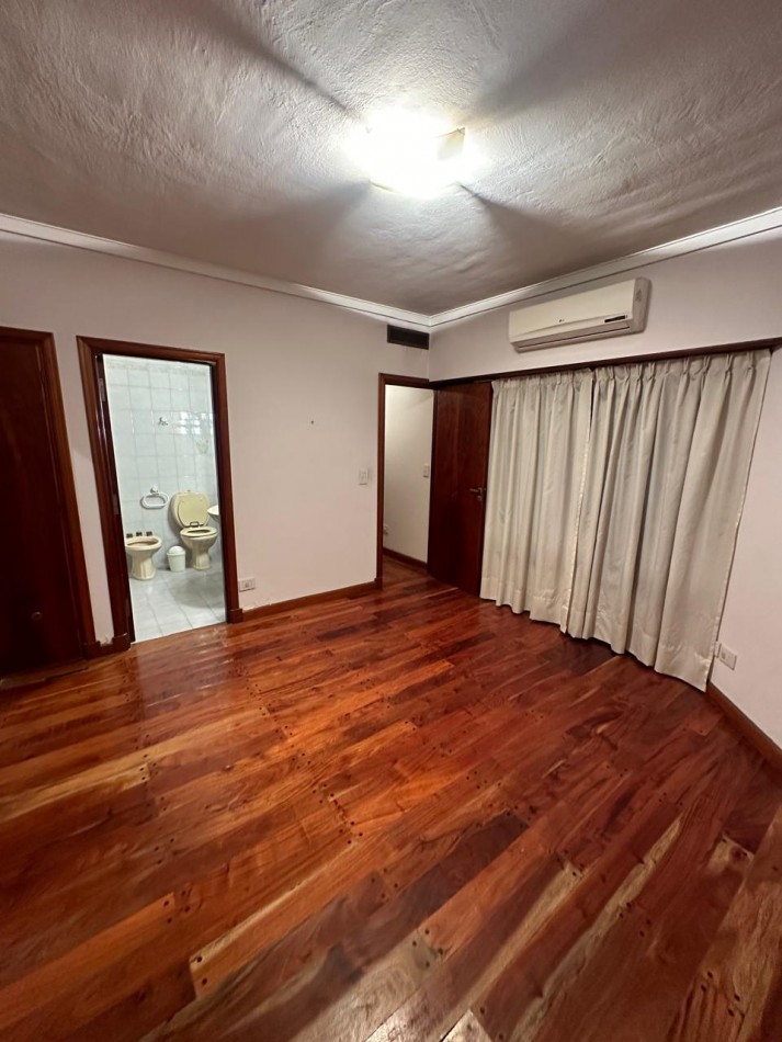 ESPECTACULAR CHALET 5 AMBIENTES CON PARQUE Y COCHERA/QUINCHO EN ALQUILER - CNEL. SEGUI 1000 - LANUS OESTE