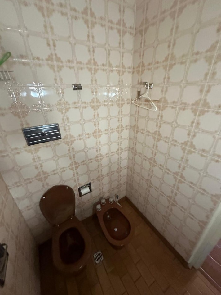 AMPLIO PH 2 AMB. EN ALQUILER CON COCHERA Y PATIO - TUCUMAN AL 3200 - QUILMES OESTE