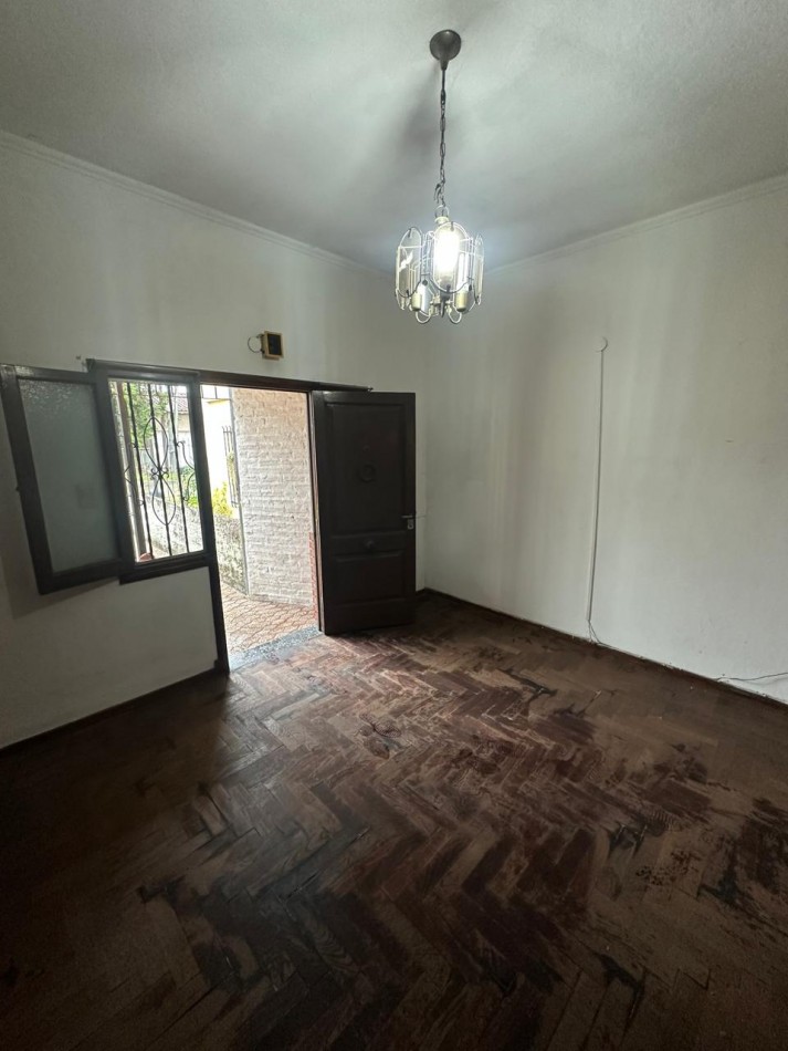 AMPLIO PH 2 AMB. EN ALQUILER CON COCHERA Y PATIO - TUCUMAN AL 3200 - QUILMES OESTE