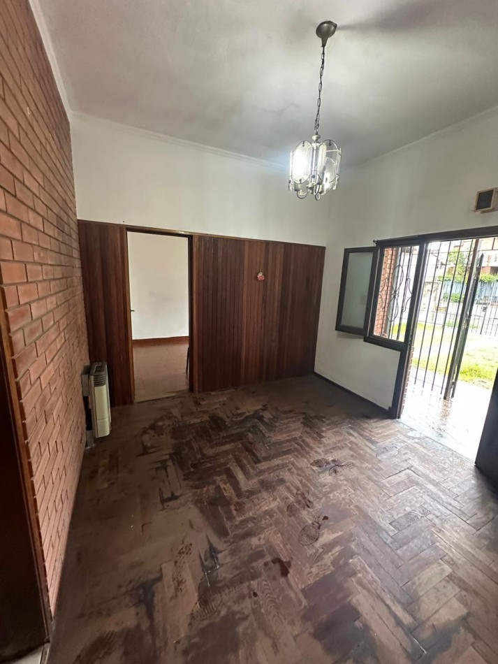 AMPLIO PH 2 AMB. EN ALQUILER CON COCHERA Y PATIO - TUCUMAN AL 3200 - QUILMES OESTE