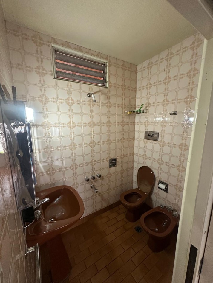 AMPLIO PH 2 AMB. EN ALQUILER CON COCHERA Y PATIO - TUCUMAN AL 3200 - QUILMES OESTE