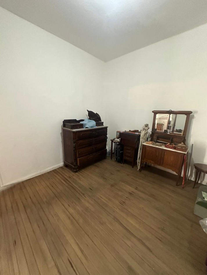 VENTA EN BLOCK - CASA 3 AMB. CON AMPLIA COCHERA y DPTO 3AMB. CON TERRAZA - ENTRADAS INDEPENDIENTE - BRASIL y PASO DE BURGOS - VALENTIN ALSINA