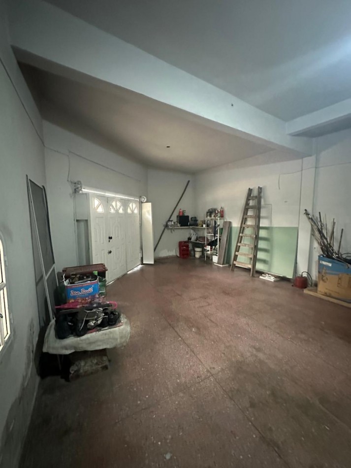 VENTA EN BLOCK - CASA 3 AMB. CON AMPLIA COCHERA y DPTO 3AMB. CON TERRAZA - ENTRADAS INDEPENDIENTE - BRASIL y PASO DE BURGOS - VALENTIN ALSINA