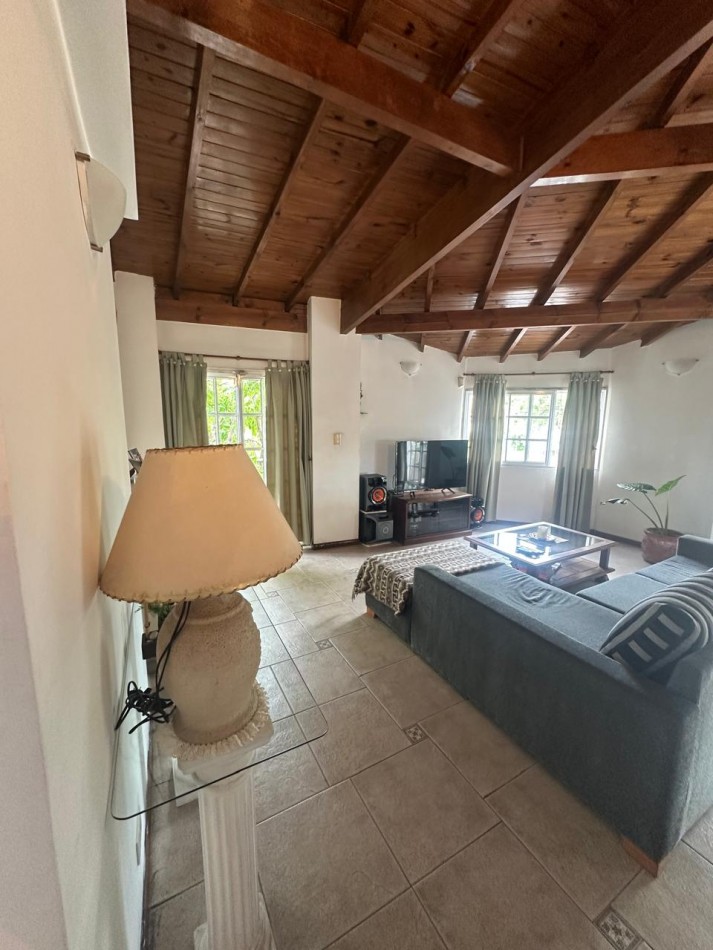 VENTA EN BLOCK - CASA 3 AMB. CON AMPLIA COCHERA y DPTO 3AMB. CON TERRAZA - ENTRADAS INDEPENDIENTE - BRASIL y PASO DE BURGOS - VALENTIN ALSINA