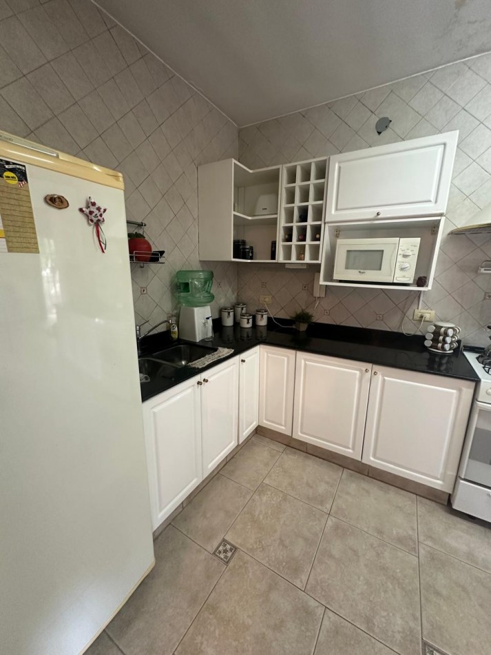 VENTA EN BLOCK - CASA 3 AMB. CON AMPLIA COCHERA y DPTO 3AMB. CON TERRAZA - ENTRADAS INDEPENDIENTE - BRASIL y PASO DE BURGOS - VALENTIN ALSINA