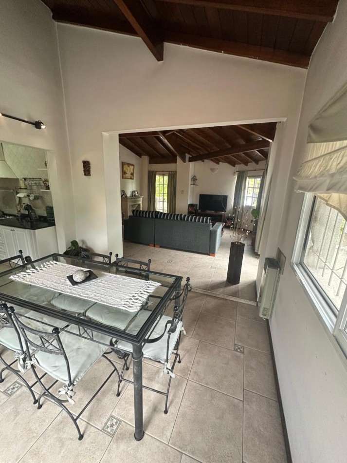 VENTA EN BLOCK - CASA 3 AMB. CON AMPLIA COCHERA y DPTO 3AMB. CON TERRAZA - ENTRADAS INDEPENDIENTE - BRASIL y PASO DE BURGOS - VALENTIN ALSINA