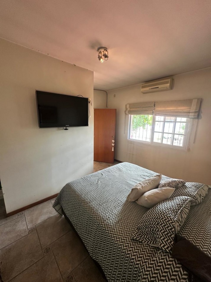 VENTA EN BLOCK - CASA 3 AMB. CON AMPLIA COCHERA y DPTO 3AMB. CON TERRAZA - ENTRADAS INDEPENDIENTE - BRASIL y PASO DE BURGOS - VALENTIN ALSINA