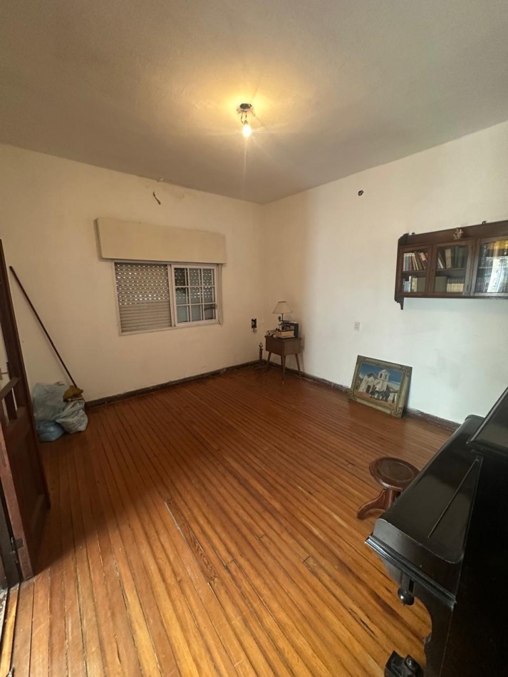 VENTA EN BLOCK - CASA 3 AMB. CON AMPLIA COCHERA y DPTO 3AMB. CON TERRAZA - ENTRADAS INDEPENDIENTE - BRASIL y PASO DE BURGOS - VALENTIN ALSINA