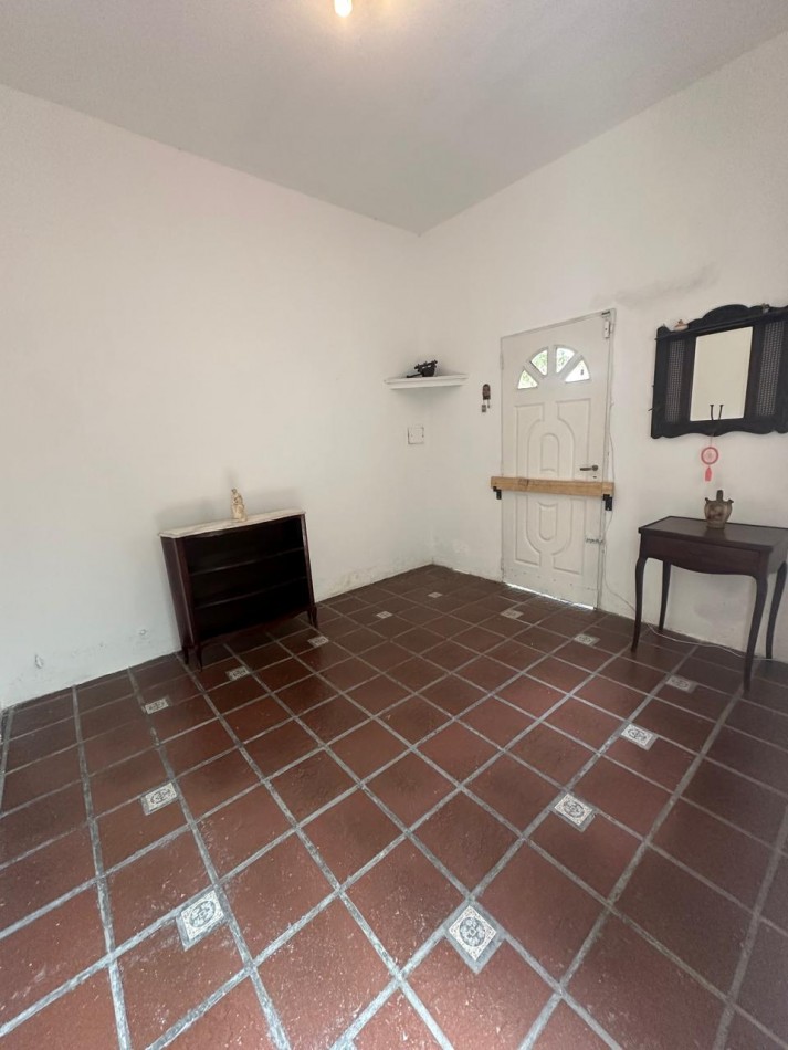 VENTA EN BLOCK - CASA 3 AMB. CON AMPLIA COCHERA y DPTO 3AMB. CON TERRAZA - ENTRADAS INDEPENDIENTE - BRASIL y PASO DE BURGOS - VALENTIN ALSINA
