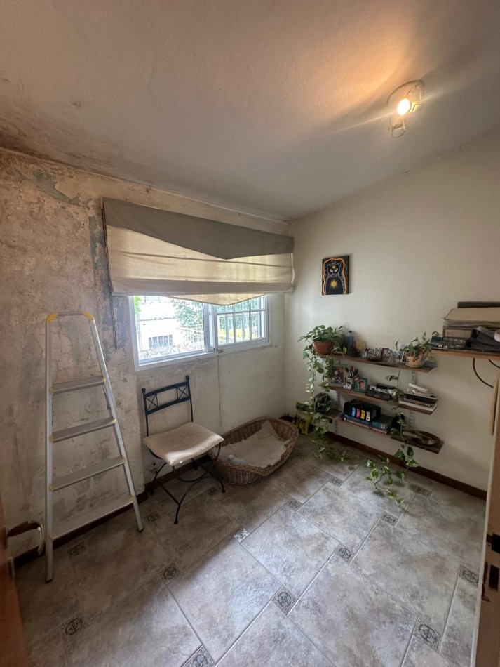 VENTA EN BLOCK - CASA 3 AMB. CON AMPLIA COCHERA y DPTO 3AMB. CON TERRAZA - ENTRADAS INDEPENDIENTE - BRASIL y PASO DE BURGOS - VALENTIN ALSINA
